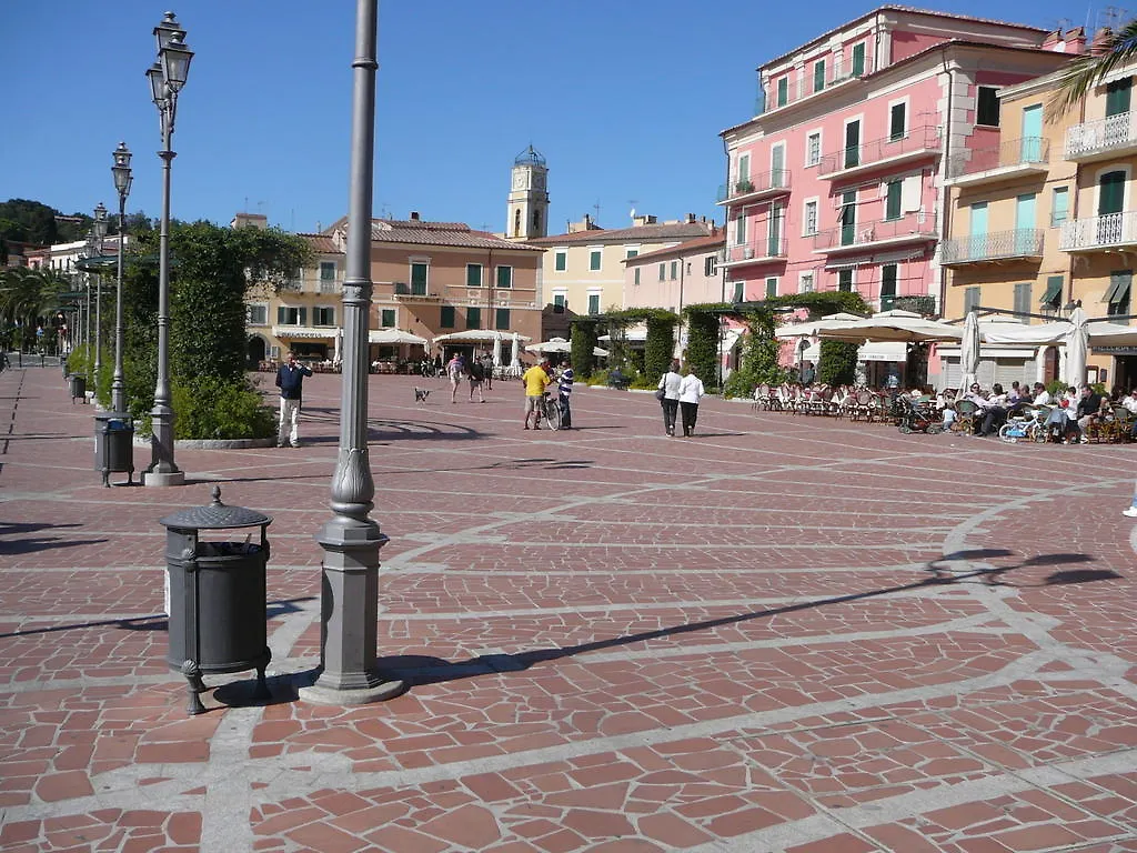 *** Bed & Breakfast Affittacamere Vista Mare Porto Azzurro Italia